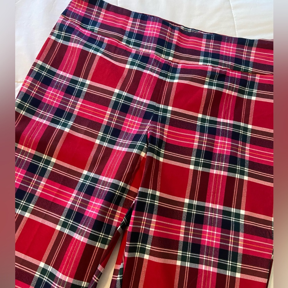 Crown and Ivy pants. Super cute. New.